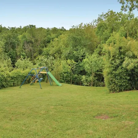 Three-bedroom Holiday In Village * Velika
