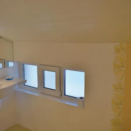Σπίτι διακοπών Three-bedroom Holiday In Village *