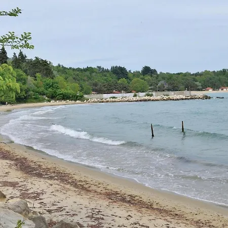 Three-bedroom Holiday In Village * Velika