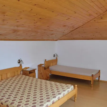 Three-bedroom Holiday In Village Σπίτι διακοπών *
